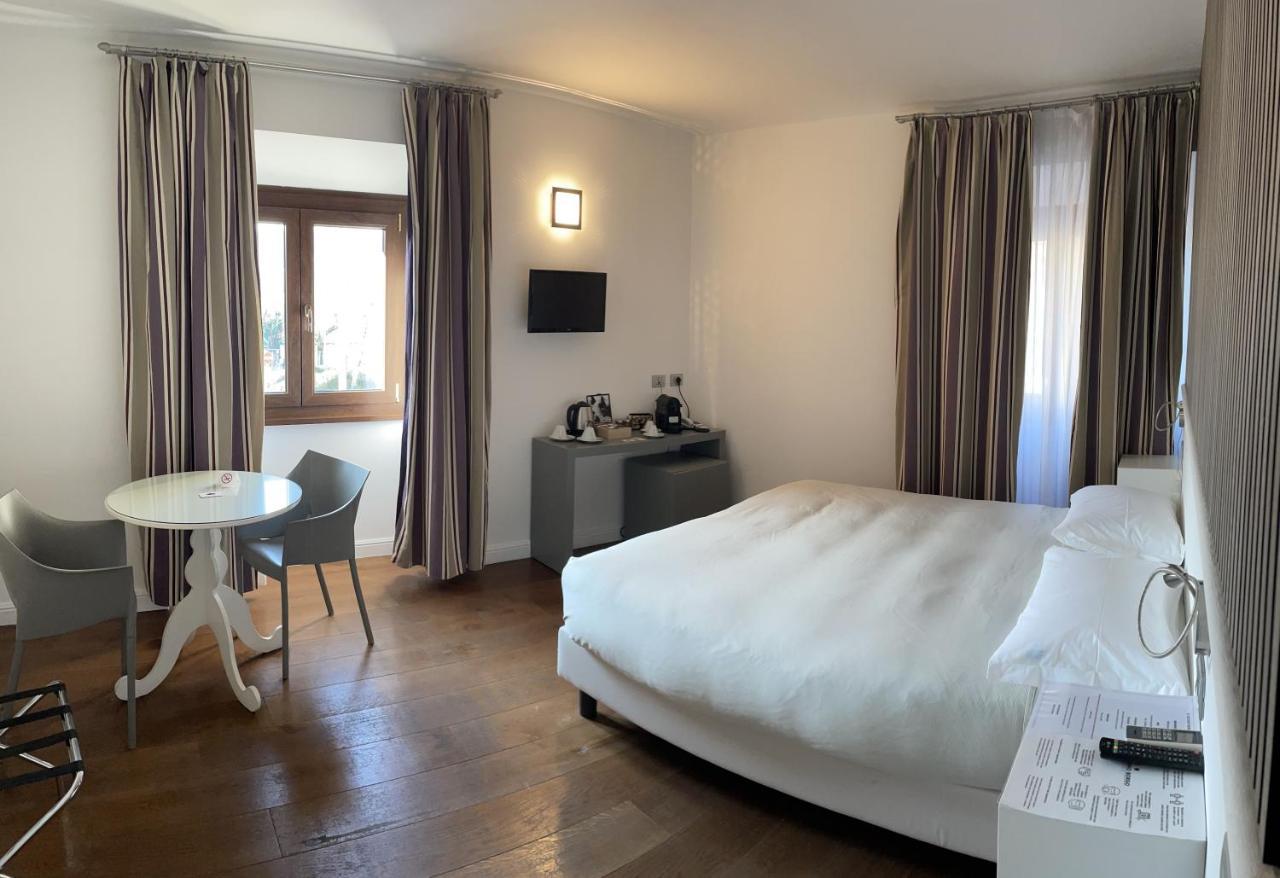 Il Vecchio Borgo Relais Hotel Como Exterior photo